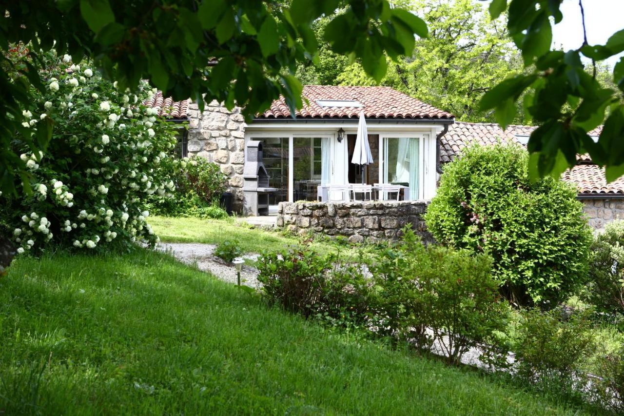 Les Grangeonnes, Gites Nature, Piscine, Bain Nordique, Sauna Pour Accueil Familiale Ou De Groupe Saint-Basile Exterior foto